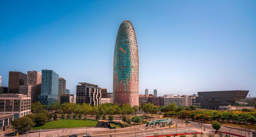Barcelona: Mirador torre Glòries Skip-the-Line Ticket - Climbing to the 125 m deck: what the 360º views feel like