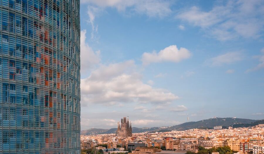 Barcelona: Mirador torre Glòries Skip-the-Line Ticket - How long to plan and what to wear