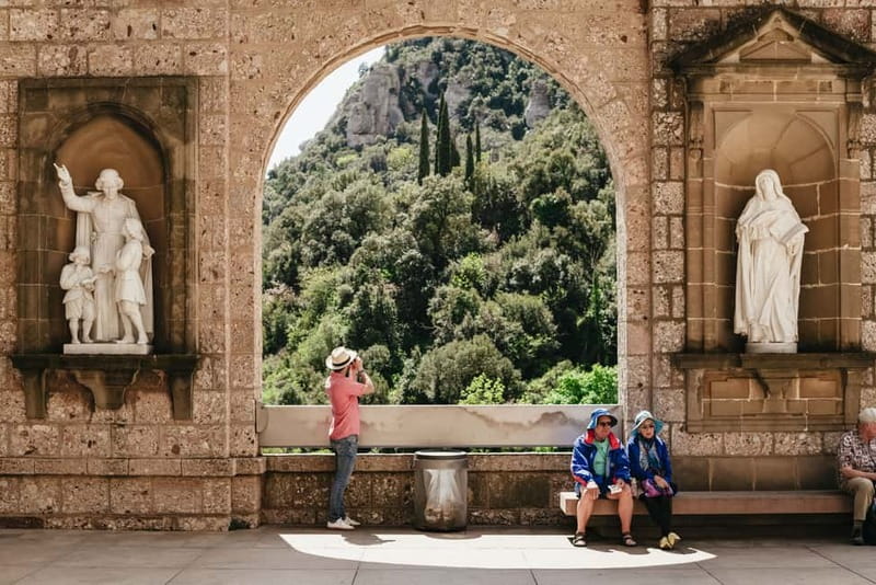 Barcelona: Montserrat and Winery Tour with Tapas or Lunch - Key things I think you’ll notice fast