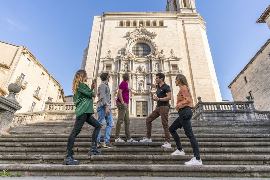 Barcelona: Montserrat, Girona & Costa Brava Guided Day Trip - Girona’s Old Town Walk: Jewish Quarter, Cathedral, and the Onyar River