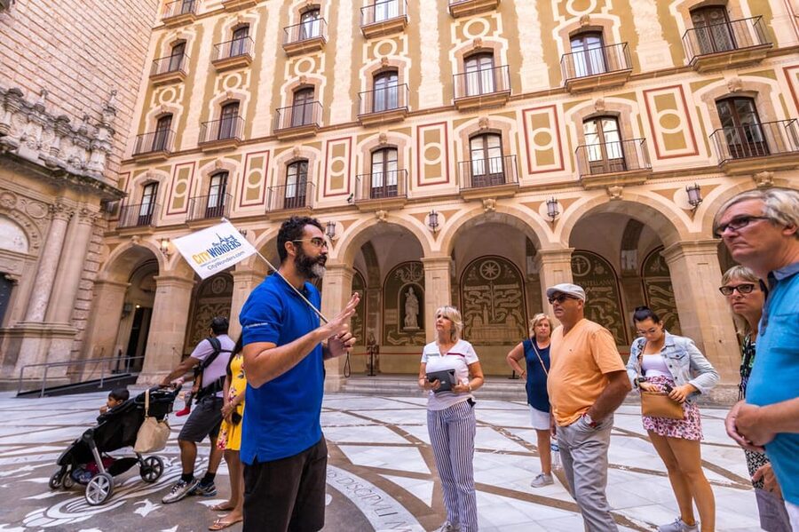 Barcelona: Montserrat Tour with Lunch & Wine Tasting Option - The coach ride: comfortable enough to actually enjoy the scenery