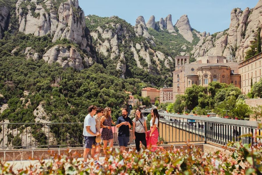 Barcelona: Montserrat with Winery, Lunch, and Train Options - Apòstols viewpoint: the natural photo stop with a smart payoff