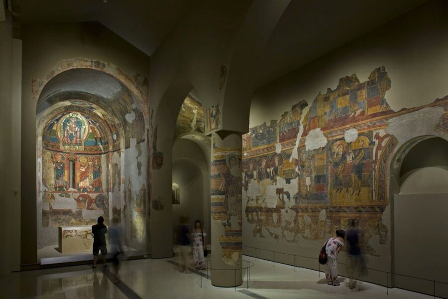 Barcelona: Museu Nacional d'Art de Catalunya Entrance Ticket - Temporary exhibitions: how to use them without losing your main focus