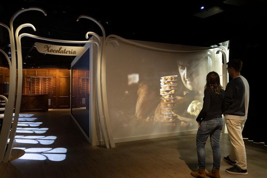 Barcelona: Nougat and Chocolate Museum Tour with Tasting - Entering Torrons Vicens: a museum that smells like dessert