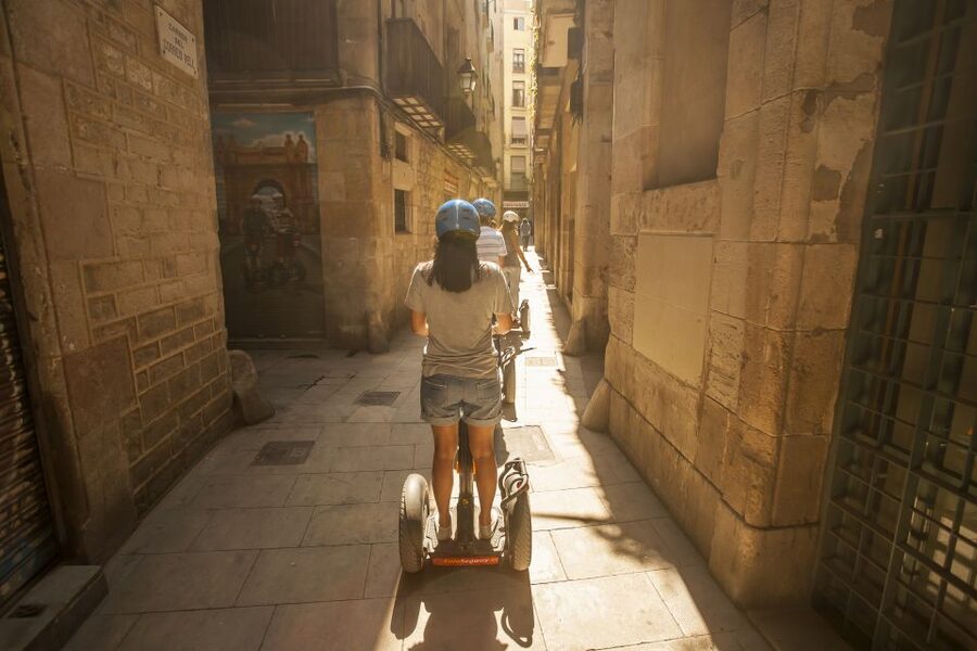 Barcelona: Old Port and Gothic Quarter Guided Segway Tour - Parc de la Ciutadella and Arc de Triomf: Park Time With a Real Story