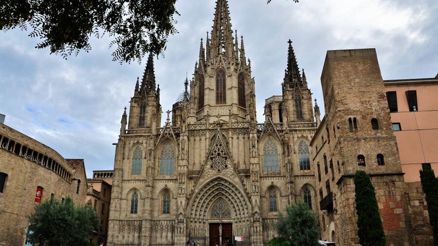 Barcelona: Old Town and Gothic Quarter Walking Tour - Key things to know before you go