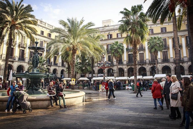 Barcelona Old Town & Gothic Quarter Small Group Tour - Ciutat Vella and Las Ramblas: the city’s old core meets street life
