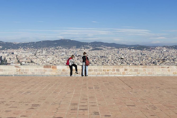 Barcelona: Old Town, Montjuic Castle, Cable Car Small Group Tour - Montjuïc Castle: real fortress time, not just a quick peek