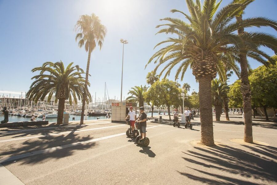 Barcelona: Old Town & Seafront Segway Tour - Ciutadella Park and Arc de Triomf: rolling through an 1888 entrance