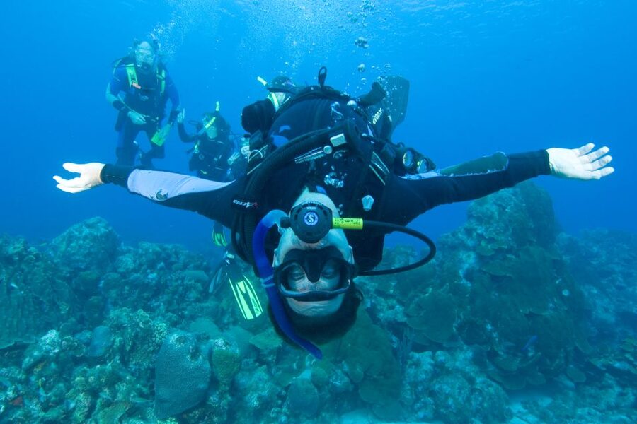 Barcelona: PADI Discover Scuba Diving - Small group coaching: why the number of people matters