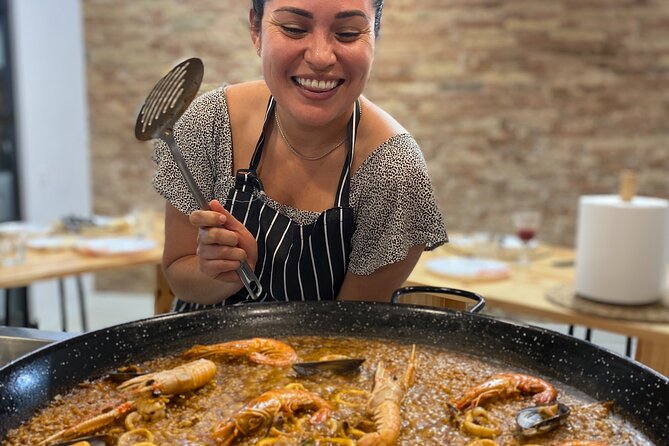 Barcelona Paella Cooking Class & Boqueria & Hofmann-Trained Chefs - Choosing your paella: golden seafood, black ink, or vegetarian and meat