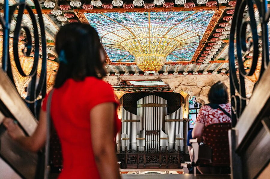 Barcelona: Palau de la Música Guided Tour - Concert Hall and the 2nd-floor skylight: where the colors and light do the talking