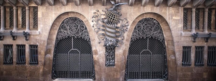 Barcelona: Palau Güell by Gaudí Entrance Ticket - How long to plan, and why stairs matter
