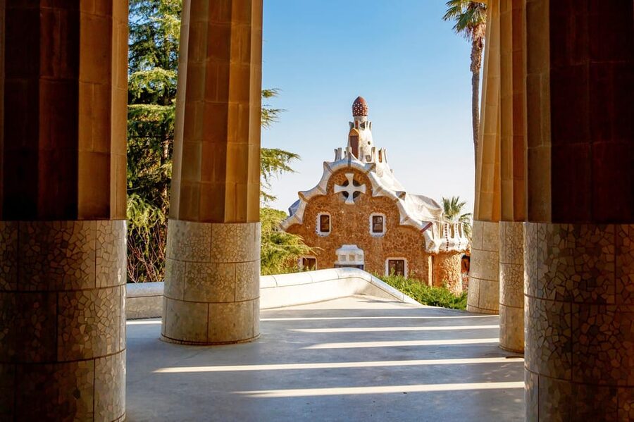 Barcelona: Park Güell and Gaudí House Museum Entry Ticket - Getting There the Right Way: Metro, Bus, and the Best Entrance