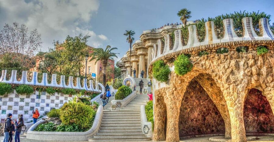 Barcelona: Park Güell Guided Tour - Park Güell in 75 minutes, what you actually get
