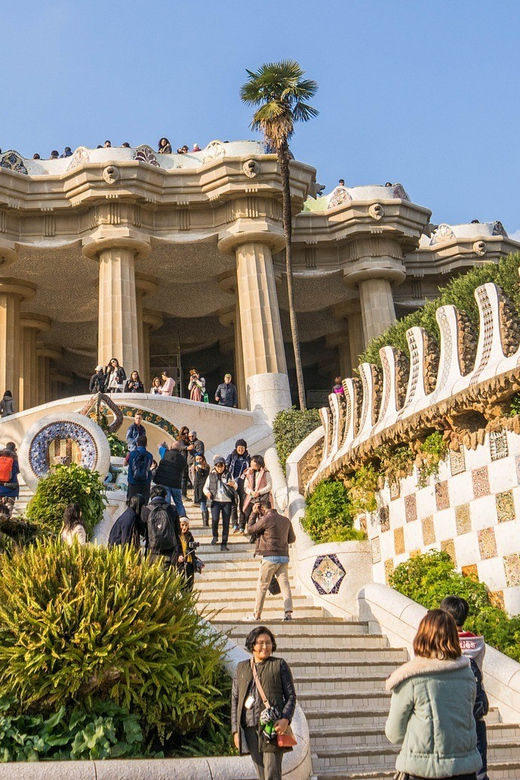 Barcelona: Park Güell Guided Tour - Who should book this Park Güell guided tour?