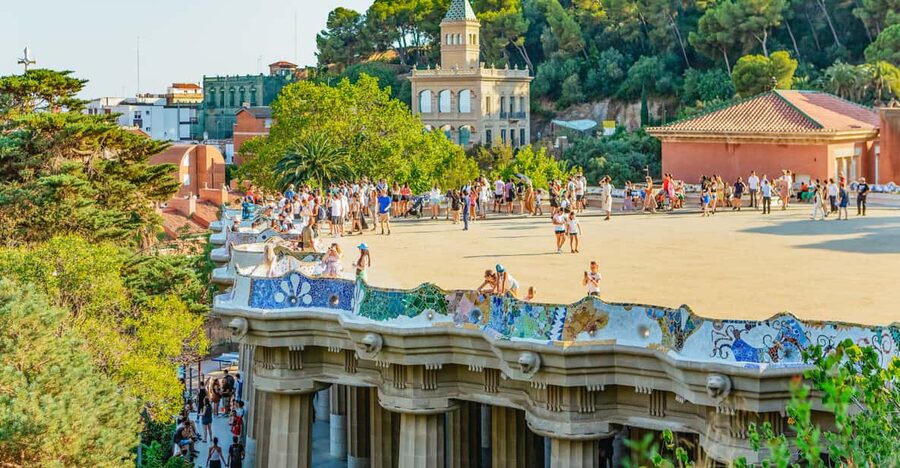 Barcelona: Park Güell Guided Tour & Priority Access - Key moments you will remember