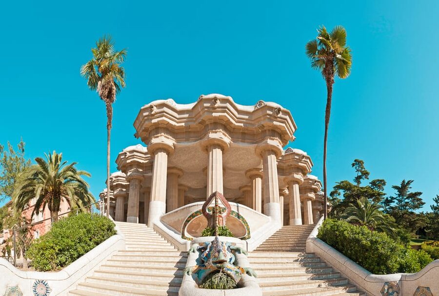 Barcelona: Park Güell Guided Tour & Priority Access - Park Güell’s special trick: you see the design logic