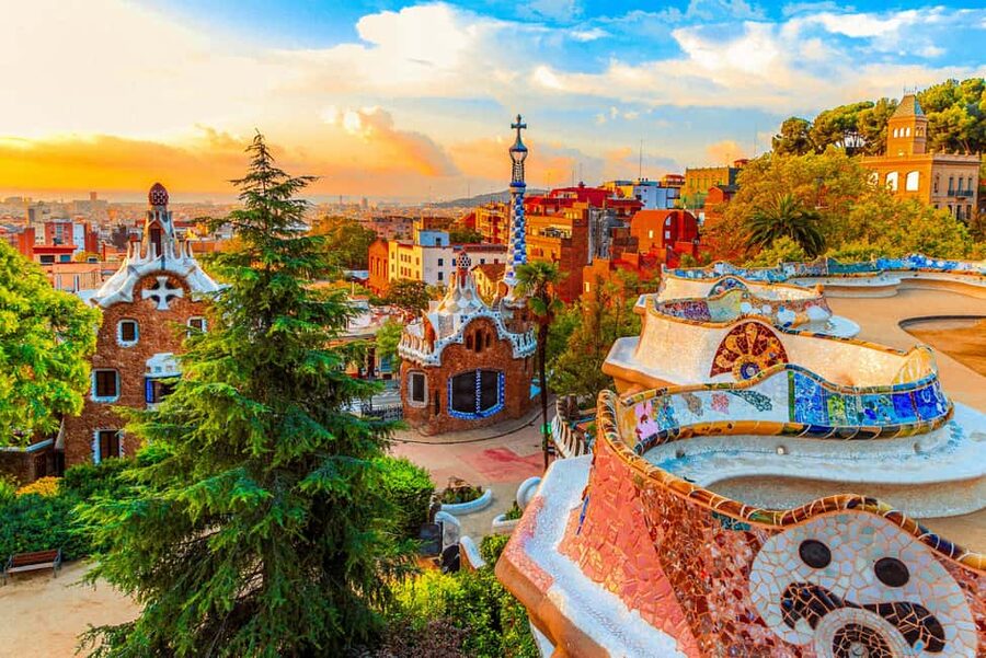 Barcelona: Park Güell Guided Tour with Fast-Track Ticket - Meeting at Ctra. del Carmel 23, and finding your guide fast