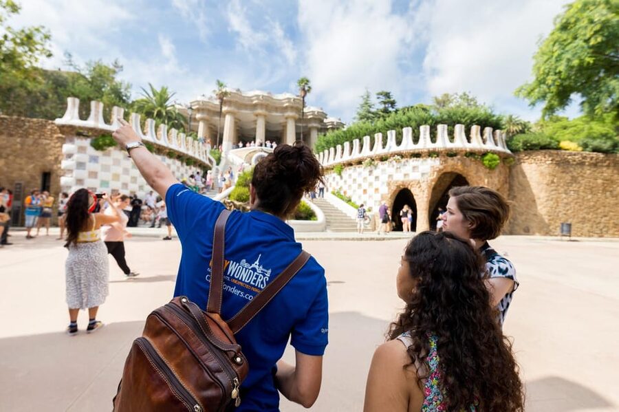 Barcelona: Park Guell Guided Tour with Skip-the-Line Entry - Should You Book This Park Güell Guided Tour?