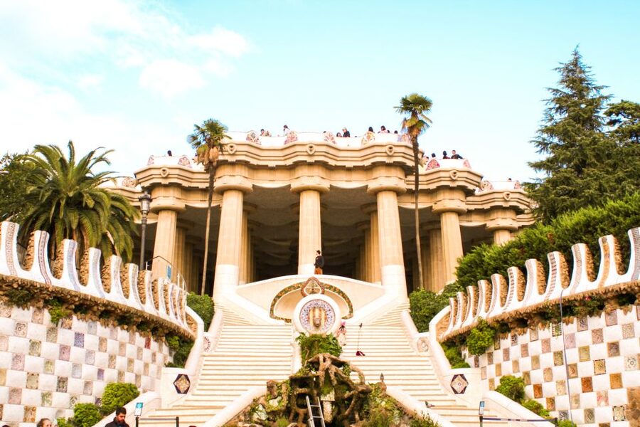 Barcelona: Park Güell & La Sagrada Familia Tickets and Tour - Two Gaudí Icons, One Tight Half-Day