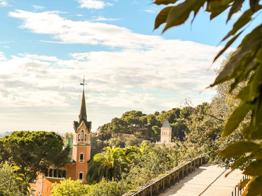Barcelona: Park Güell & La Sagrada Familia Tickets and Tour - Getting Between the Two Sites Without Losing Your Day