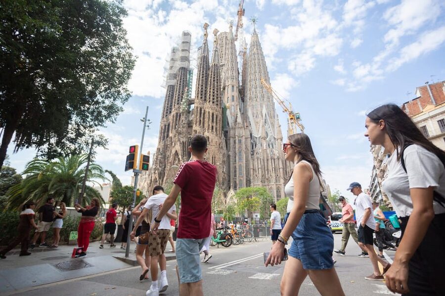 Barcelona: Park Güell & Sagrada Familia Guided Tour - Key Things to Know Before You Go