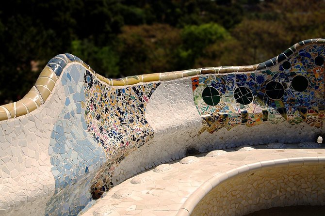 Barcelona: Park Guell Skip the Line Guided Tour - Why Park Guell With a Guide Feels Less Like Guessing