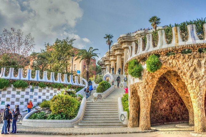 Barcelona: Park Guell Skip the Line Guided Tour - Where You Meet and Why Being Early Is Non-Negotiable