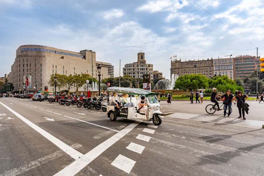 Barcelona: Private City Tour by Eco Tuk Tuk - Casa Mila and Casa Batlló: two Gaudi faces, one efficient route
