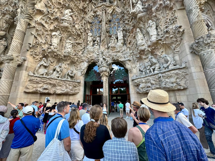 Barcelona: Sagrada Familia Entry Ticket and Guided Tour - Passion Facade Contrast: Pain, Redemption, And Dramatic Sculpture Outdoors