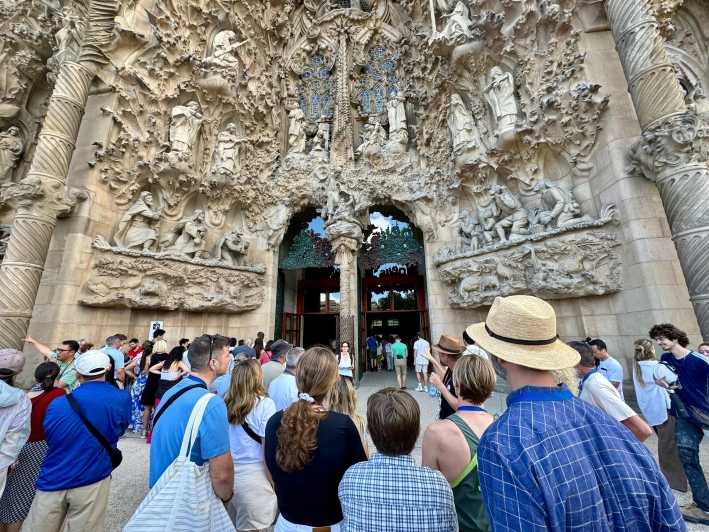 Barcelona: Sagrada Familia Entry Ticket and Guided Tour - Meeting Point, Dress Code, And Practical Tips That Save Stress