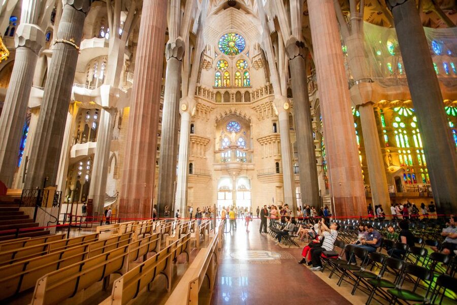 Barcelona: Sagrada Familia Entry Ticket with Audio Guide - Outside views and construction context, without turning it into a homework assignment