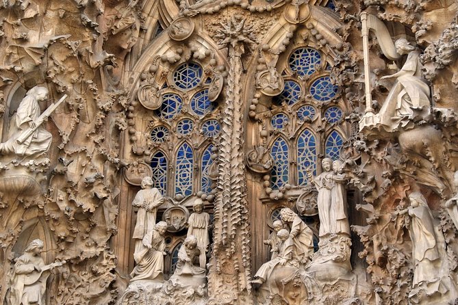 Barcelona: Sagrada Familia Fast Track Tour with Tower Option - The tower option: what you get, what to expect, and the weather reality