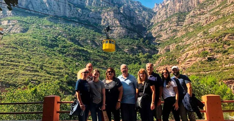 Barcelona: Sagrada Familia & Montserrat Full-Day with Pickup - Gothic Quarter on foot: Roman traces and medieval lanes, without getting lost