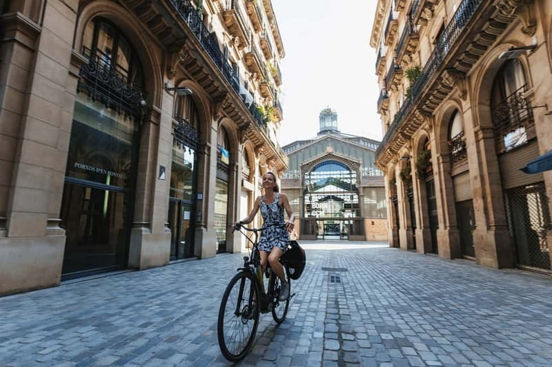 Barcelona: Sagrada Familia or Coastal City Sights by eBike - The Gaudi centerpiece: Sagrada Familia at the right speed