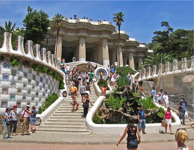 Barcelona: Sagrada Familia & Park Güell Guided Tour & Ticket - Park Güell on Carmel Hill: mosaics, El Drac, and a guided stroll