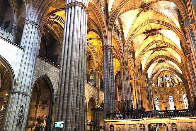Barcelona: Sagrada Familia & Park Guell Guided Tour + Transfer - Transfer time and lunch break: the unglamorous part that you should appreciate