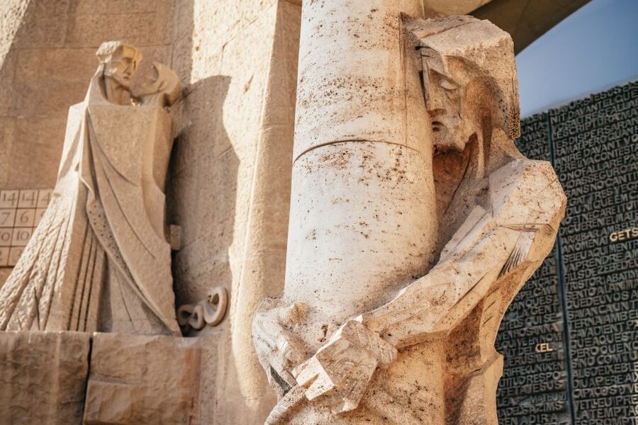 Barcelona: Sagrada Familia Skip-the-Line Entry Ticket & Tour - Nativity Façade: the first big clue to Gaudí’s thinking