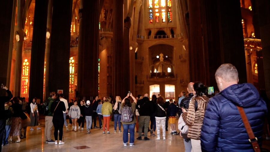 Barcelona: Sagrada Familia Skip-the-Line Guided Tour - Key things to know before you go