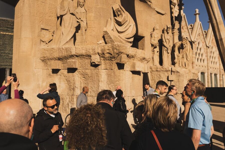 Barcelona: Sagrada Familia Skip-the-Line Guided Tour - Free time inside: how to use it without wasting it