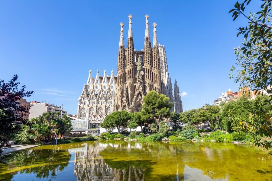 Barcelona: Sagrada Familia Skip The Line Insider Guided Tour - Key points I’d plan around