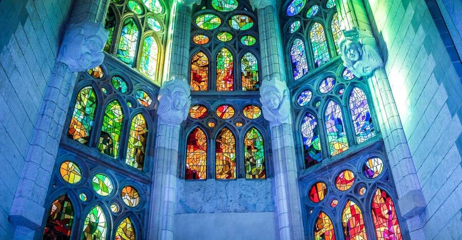 Barcelona: Sagrada Família Skip the Line Tour & Entry Ticket - Meeting at Fanal Modernista, then straight into Gaudí’s world