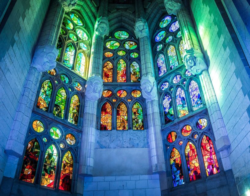 Barcelona: Sagrada Família Skip the Line Tour & Entry Ticket - The guided route that makes Sagrada Familia click