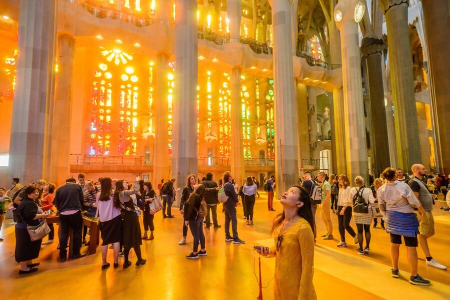 Barcelona: Sagrada Familia Tour & Optional Tower Visit - Should you book the Sagrada Familia Tour with Optional Tower Access?