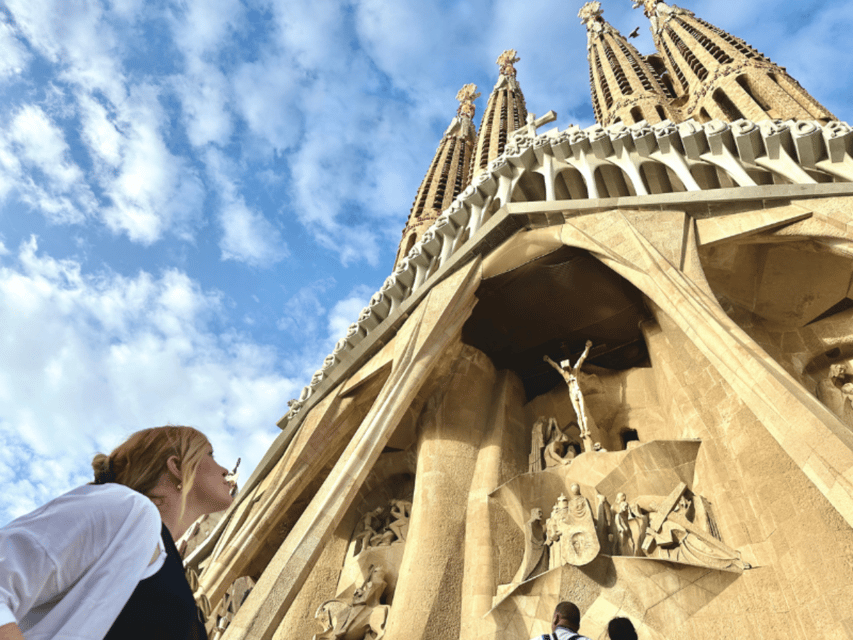 Barcelona: Sagrada Família Tour with Skip-the-Line Access - Who this tour is best for