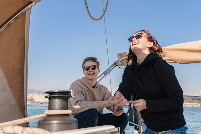Barcelona Sailing: Light Snacks & Open Bar with Private Option - FAQ