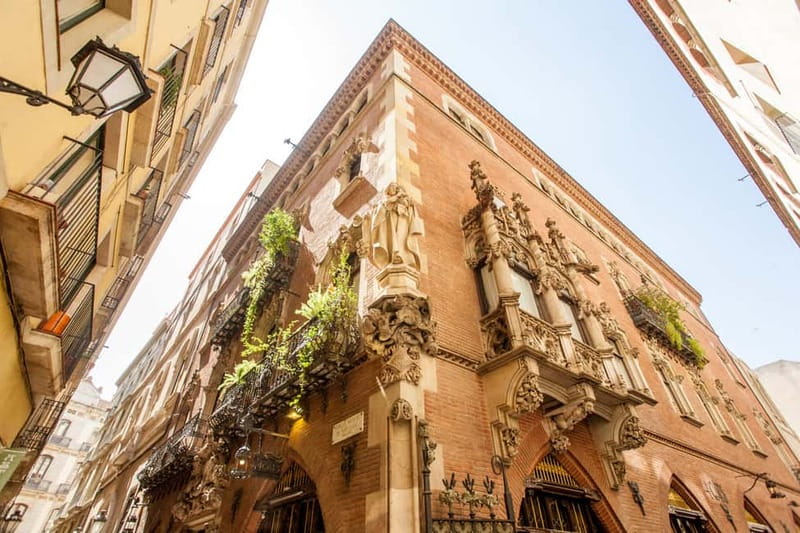 Barcelona: Small Group Picasso Tour with Picasso Museum - Stop 2, Els Quatre Gats: The Café Where Ideas Got Louder