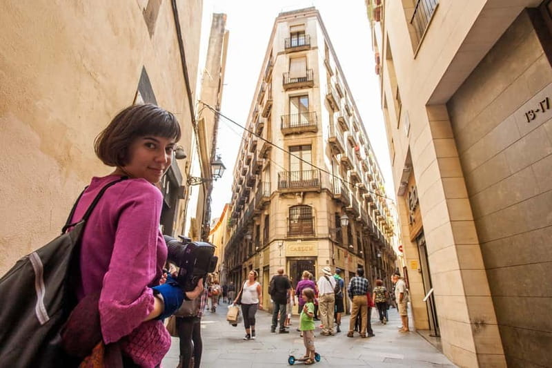 Barcelona: Small Group Picasso Tour with Picasso Museum - Starting Point at Pl.de Catalunya, and How to Get There Smoothly