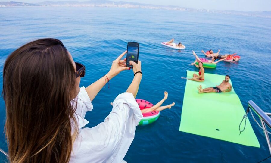 Barcelona: Sunset or Day Catamaran Cruise with Tapa & Drink - Day vs Sunset: how to choose the best 2 hours